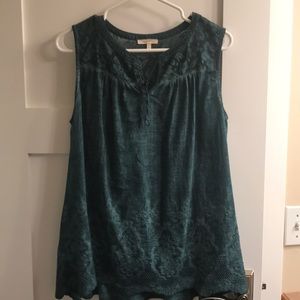 Sleeveless blouse